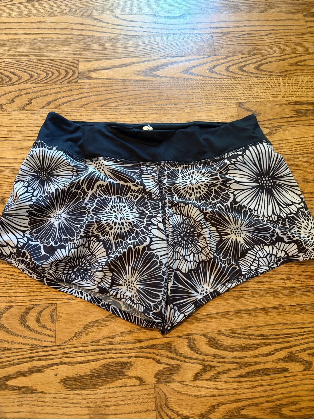 Rabbit Hopper Running Shorts Black Floral